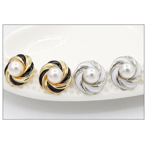 KOLCZYKI ZAWIJASY Z PEREŁKĄ ZŁOTO Z CZERNIĄ K517