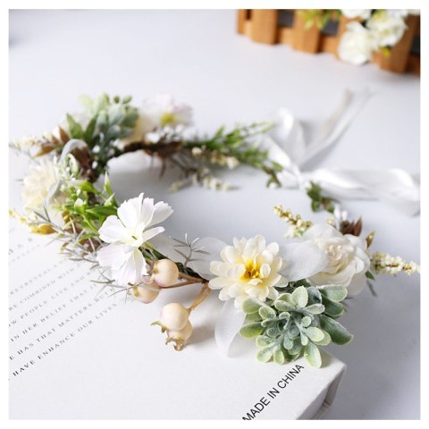 Wianek, opaska do włosów z kwiatów, delikatny wianuszek BOHO W111