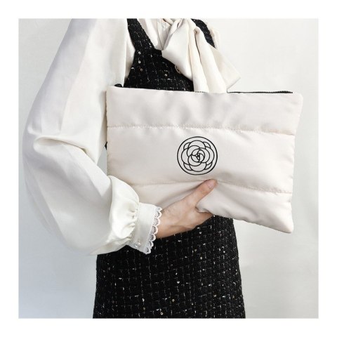 Kosmetyczka damska pikowana duża, wodoodporna biała 22 x 31cm KS144B