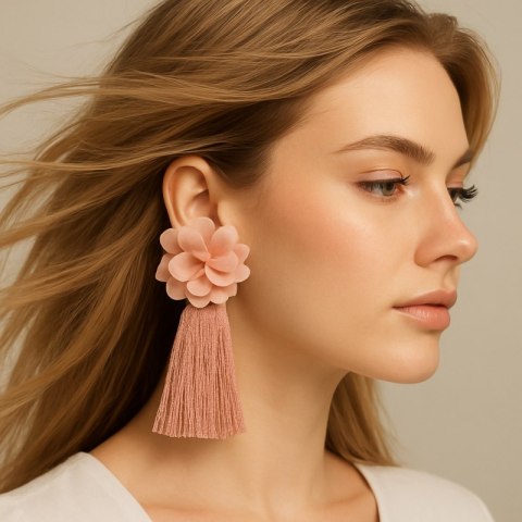 Kolczyki sztyft, tiulowy KWIAT, frędzle róż K884