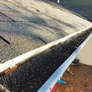 Siatka Szczotka Zabezpieczająca Ochronna do Ochrony Rynny Solidna ORION 4 m