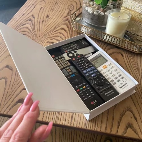 Luksusowe fałszywe książki Akcesoria do dekoracji wnętrz do salonu Moda Wystrój domu Rekwizyty Książki Proste skandynawskie